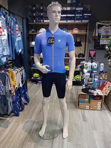  fietskleding JR beschikbaar voor biedingen