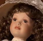 Prachtige porseleinen pop, Verzamelen, Ophalen, Zo goed als nieuw, Pop