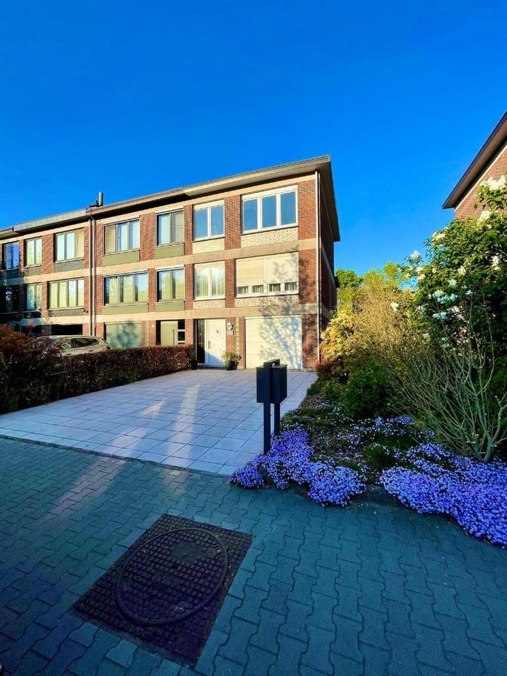 Mooie half open woning, Immo, Huizen en Appartementen te koop, Provincie Antwerpen, 200 tot 500 m², Hoekwoning, D