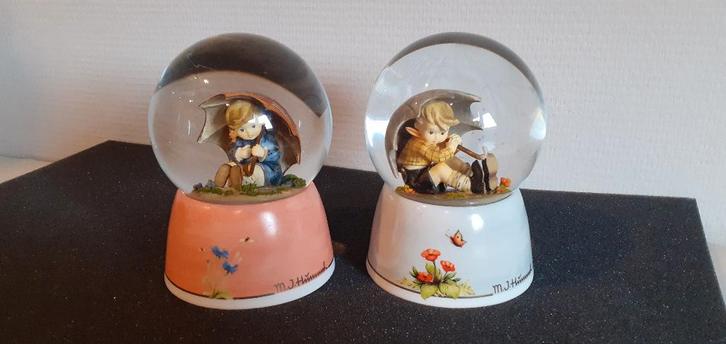 2 boules à neige Hummel originales exclusives avec musique, Collections, Statues & Figurines, Comme neuf, Hummel, Enlèvement ou Envoi