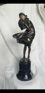 Art Deco beeldje brons Dame in windvlaag, chiparus paris, Ophalen of Verzenden, Brons