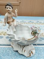 Een klein staande weiwatervatje met kindje langs zijkant ero, Antiquités & Art, Antiquités | Porcelaine, Enlèvement