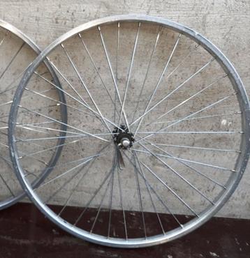 Voorwiel Alu 26" 559x21  met snelspanner  beschikbaar voor biedingen