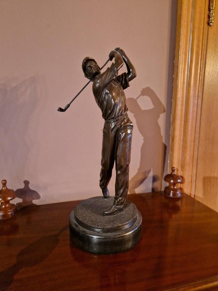 gebeeldhouwde bronzen golfer, Antiek en Kunst, Antiek | Brons en Koper, Brons, Ophalen of Verzenden