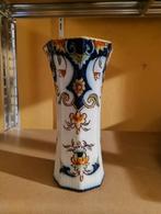 Vase ancien décoratif signé, abimé au pied, Antiquités & Art, Enlèvement ou Envoi