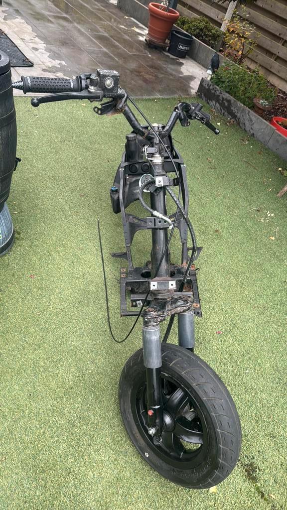Piaggio zip frame Z123, Fietsen en Brommers, Scooters | Piaggio, Gebruikt, Zip, Tweetakt, Ophalen