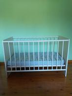 Babybedje, Kinderen en Baby's, Kinderkamer | Bedden, Ophalen, Gebruikt, Minder dan 140 cm, Matras