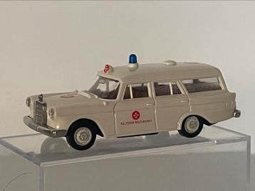 Btekina Mercedes Benz ambulance Malteser Hilfsdienst 1/87 beschikbaar voor biedingen