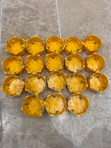 18 boites batibox Legrand 85mm 32A beschikbaar voor biedingen
