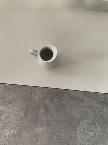 18 individuele melkkannetjes in 2 opberdoosjes beschikbaar voor biedingen