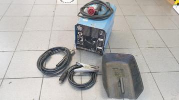 jw1329: zware laspost met electrodes Brown 200A beschikbaar voor biedingen
