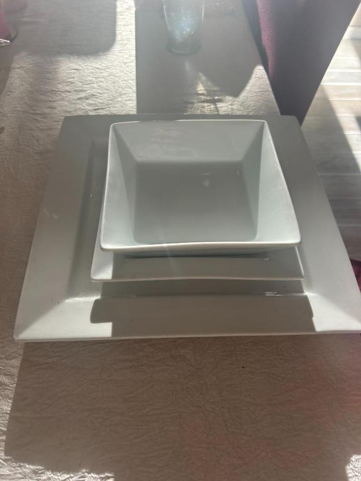 18 Cosy Trendy vierkante borden, Huis en Inrichting, Keuken | Servies, Zo goed als nieuw, Bord(en), Ophalen