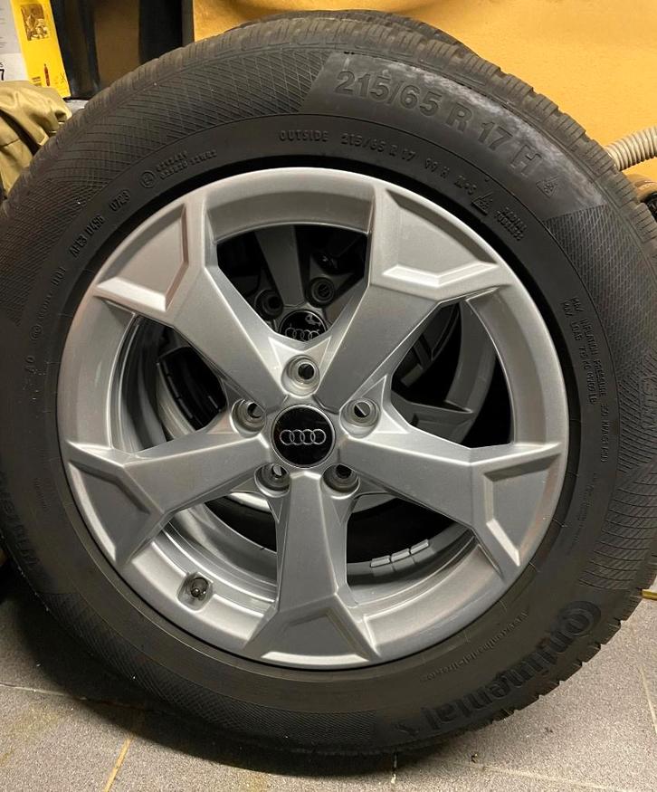 Originele set winterbanden 215/65/17 op velgen AUDI, Autos : Pièces & Accessoires, Pneus & Jantes, Pneus et Jantes, Pneus hiver