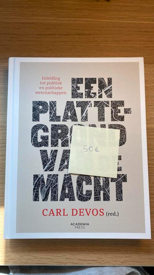 Carl Devos - Een plattegrond van de macht 2023, Boeken, Politiek en Maatschappij, Zo goed als nieuw, Ophalen