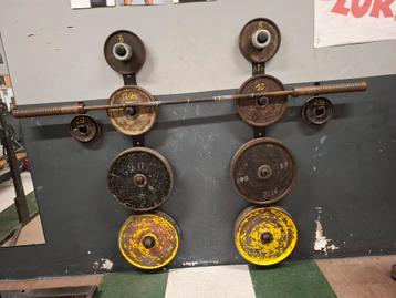 200 kgs de disques en fonte idéal pour le powerlifting. beschikbaar voor biedingen