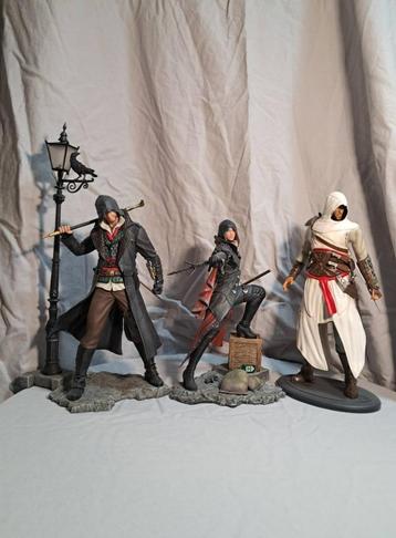 lot figurines Assassin's creed beschikbaar voor biedingen