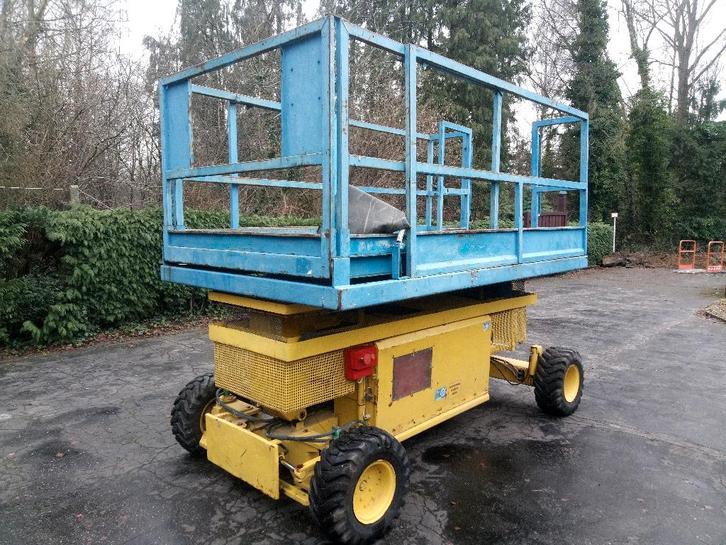 GLS schaarlift 10M diesel motor, Zakelijke goederen, Machines en Bouw | Liften, Steigers en Ladders, Ophalen