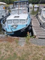 Bateau moteur à vendre