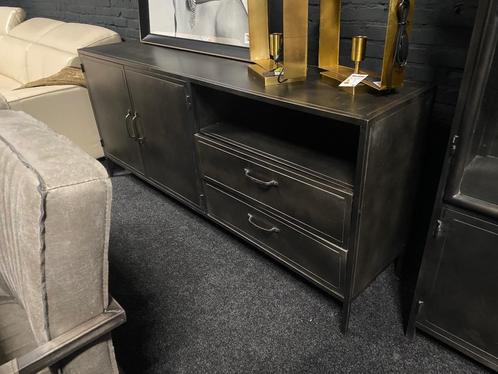 NIEUW OUTLET industriele Dressoir & Vitrinekast zwart metaal, Huis en Inrichting, Kasten | Dressoirs, Nieuw, 150 tot 200 cm, Met lade(s)