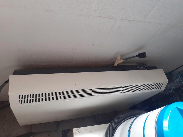Accumulator 220V, weg wegens opruiming!, Doe-het-zelf en Bouw, Verwarming en Radiatoren, Gebruikt, Radiator, 800 watt of meer