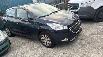 Peugeot 208 1.2i benzine bj. 11/2013 60000km Airco Navi beschikbaar voor biedingen