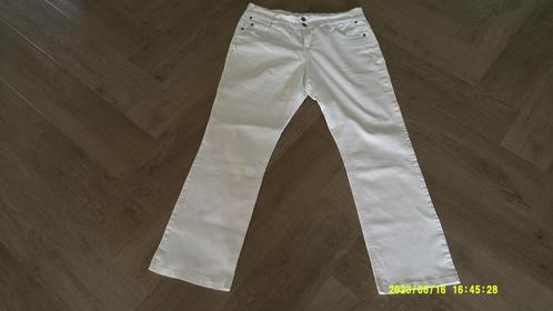 Revolution lange witte strech broek casual, maat 44., Kleding | Dames, Broeken en Pantalons, Zo goed als nieuw, Maat 42/44 (L)