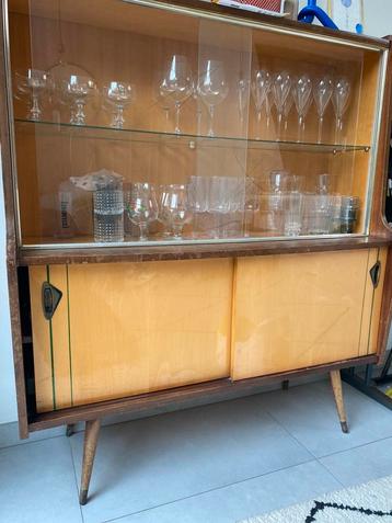 60’s vitrinekast beschikbaar voor biedingen