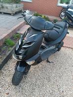 A klasse aprillia, Fietsen en Brommers, Scooters | Aprilia, Ophalen, Zo goed als nieuw