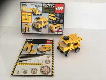 Lego Technic 8020 disponible aux enchères