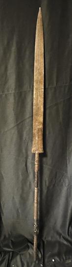 Gesmede speer - Metaallegering - kuba - DR Congo / L 147 cm, Verzenden