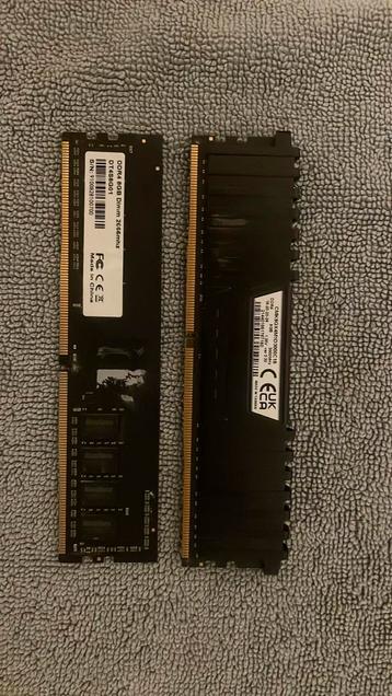 2x 8Gb Ram 1x 3000mhz en 1x 2666mhz