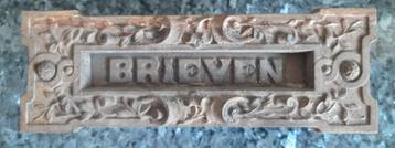 Antieke/Oude metale brievenbus beschikbaar voor biedingen