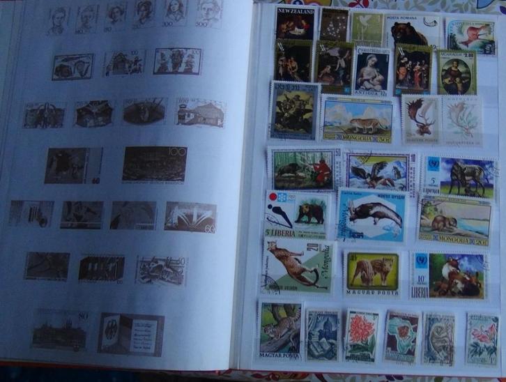 Postzegelalbum A4 (38) veel thema en wereldwijd, Postzegels en Munten, Postzegels | Volle albums en Verzamelingen, Ophalen of Verzenden