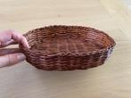 Donkerbruine Ovalen Rieten mand, Mand, Nieuw, Ophalen of Verzenden, Riet