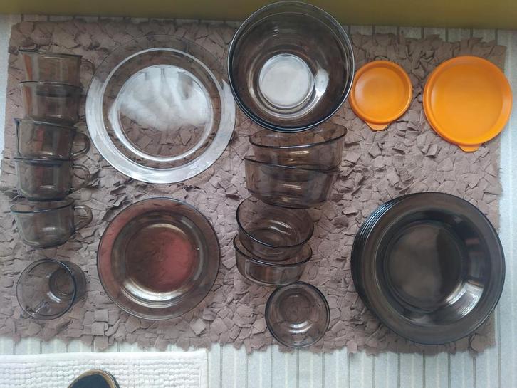 Fumė servies arcopar,  30 delig van BP, Huis en Inrichting, Keuken | Servies, Zo goed als nieuw, Bord(en), Ophalen of Verzenden
