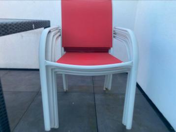 4 Chaises de jardin/terrasse et pots de fleurs pvc  beschikbaar voor biedingen