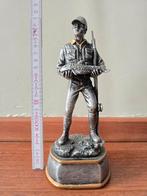 Diverse vis bekers / trofees hengelsport : afbeelding visser, Ophalen of Verzenden