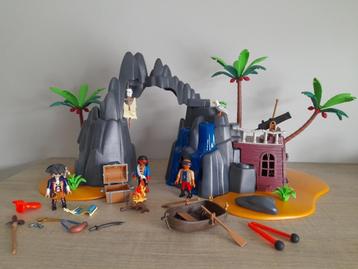 Playmobil piratenhol boot zeerovers beschikbaar voor biedingen