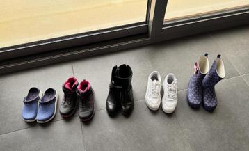Lot Kinderschoenen Maat 36-38 Puma Crocs beschikbaar voor biedingen
