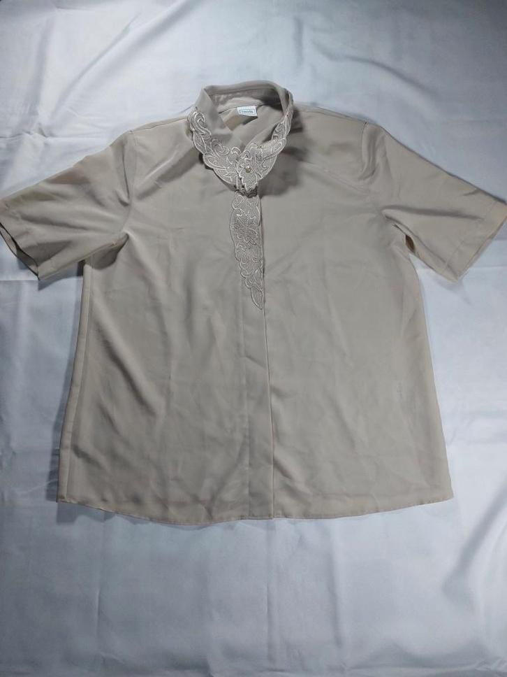 Chemise beige de la marque C&A, Vêtements | Femmes, Tops, Comme neuf, Taille 42/44 (L), Beige, Manches courtes, Enlèvement ou Envoi