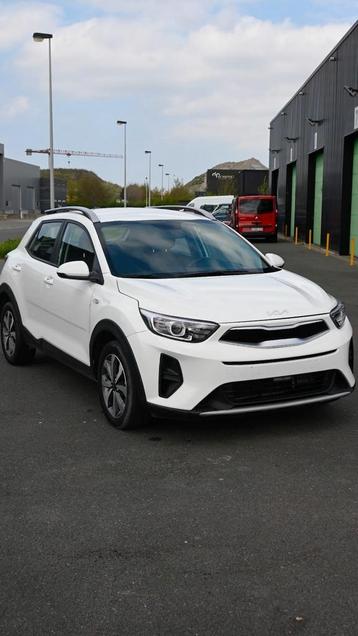 KIA STONIC ️BENZINE. 30 000 km beschikbaar voor biedingen