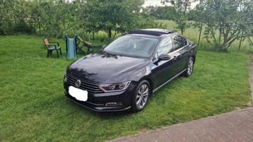 VW Passat B8 1.6 TDI | 2015 | Toit ouvert | Bon état, Euro 6, Carnet d'entretien, Boîte manuelle, Alcantara