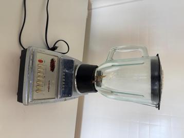 Commerciele mixer, blender beschikbaar voor biedingen