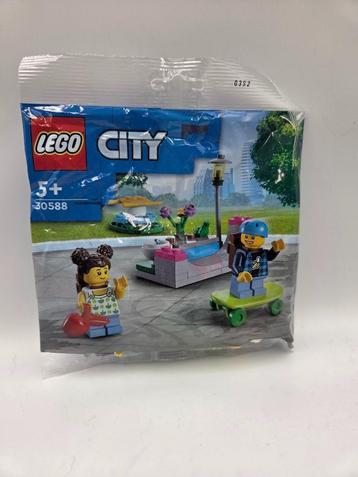 Lego City 30588 Kids' Playground polybag beschikbaar voor biedingen