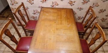 Table extensible avec 4 chaises beschikbaar voor biedingen