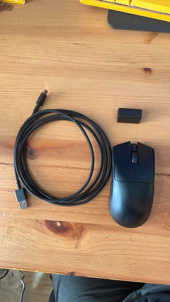 Razer Viper V3 Pro, Computers en Software, Muizen, Zo goed als nieuw, Muis, Rechtshandig, Ophalen