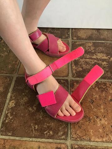 Lederen sandalen TTC maat 33. beschikbaar voor biedingen
