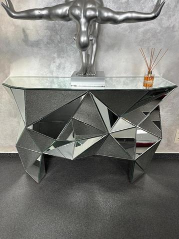 Geometrisch ontwerp van de spiegelconsole - perfecte staat beschikbaar voor biedingen