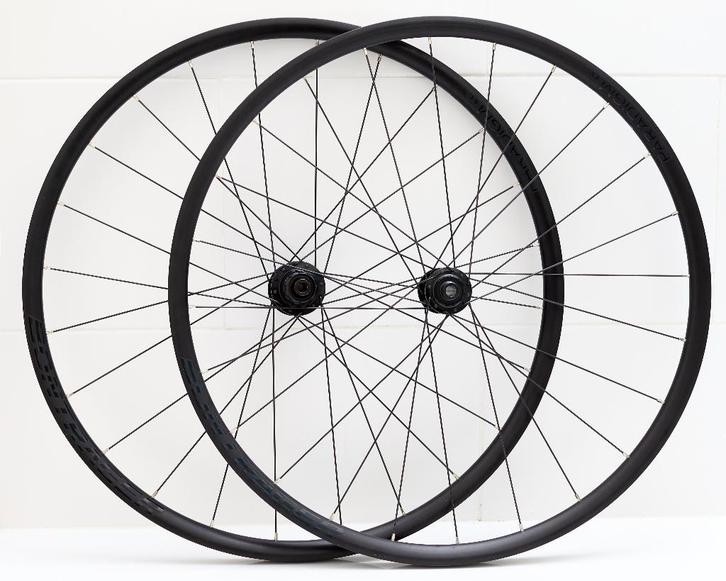Bontrager Paradigm SL Disc wielset – uitstekende staat, Fietsen en Brommers, Fietsonderdelen, Zo goed als nieuw, Algemeen, Wiel