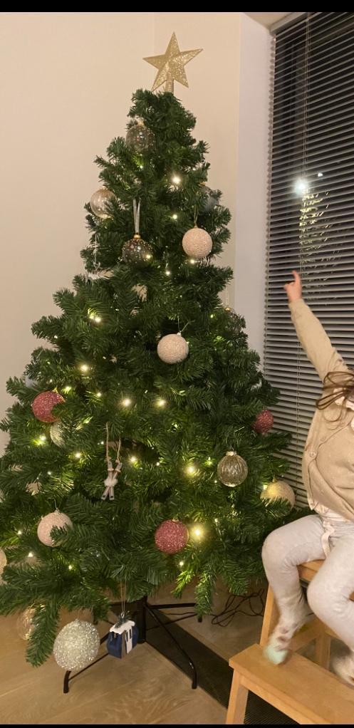 Kunstkerstboom 180cm everland trees, Diversen, Kerst, Zo goed als nieuw, Ophalen